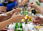 Употребление алкоголя в праздники способствует набору лишнего веса